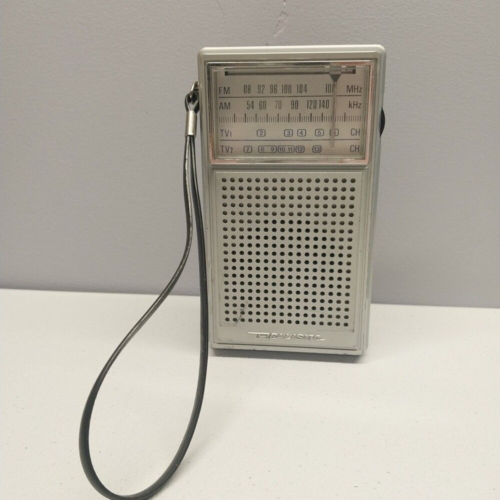 Vintage Realistic 12-613A AM FM TV Portable Radio Tested Works